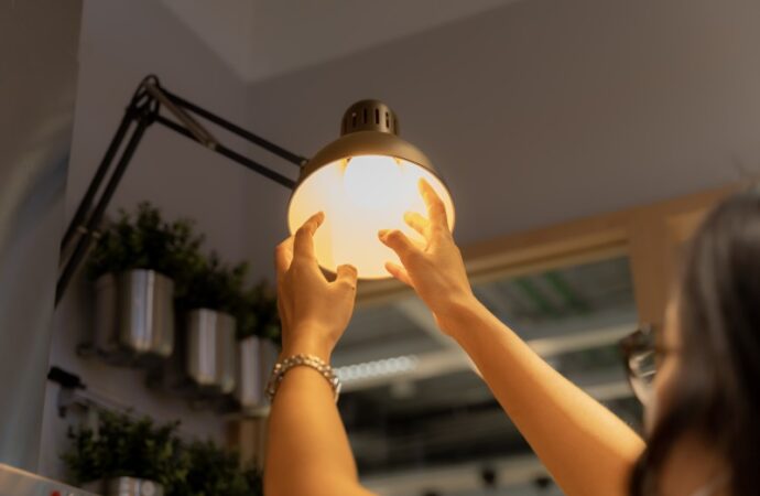 Jakie oświetlenie najlepiej zastąpi naturalne światło w domu?