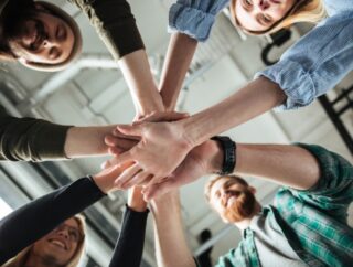 Jak pobudzić ducha zespołowego w organizacji poprzez pracę grupową