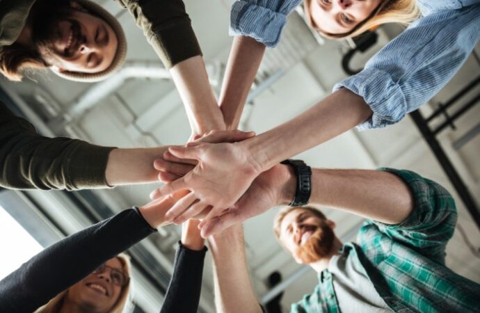 Jak pobudzić ducha zespołowego w organizacji poprzez pracę grupową