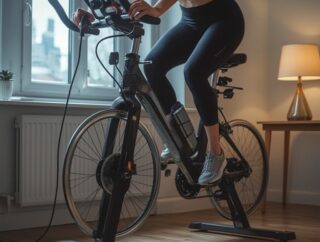 Rower napędzany siłą pracownika w biurze — propozycja aktywnej przerwy